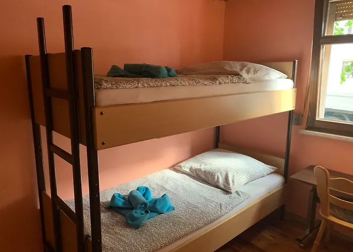 Belle Vue Apartrooms מלון דירות 3*